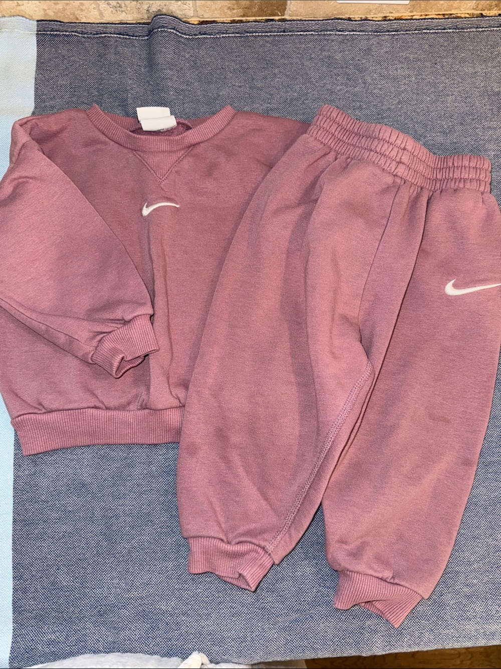Nike Girls Mauve Sweatshirt and Joggers Set - Pink